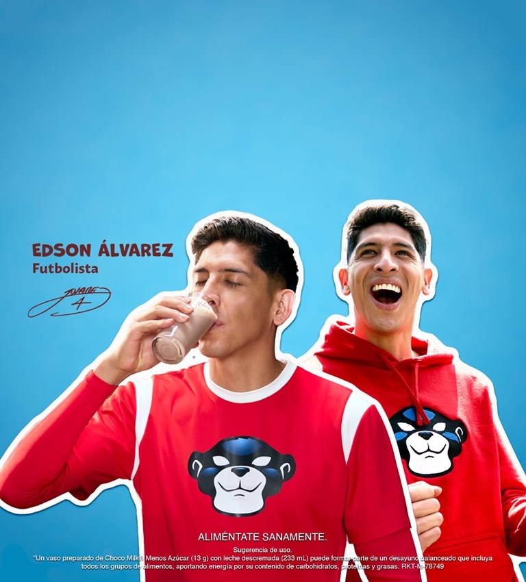 Campaña de Choco Milk con Edson Álvarez disfrutando un vaso de chocomilk